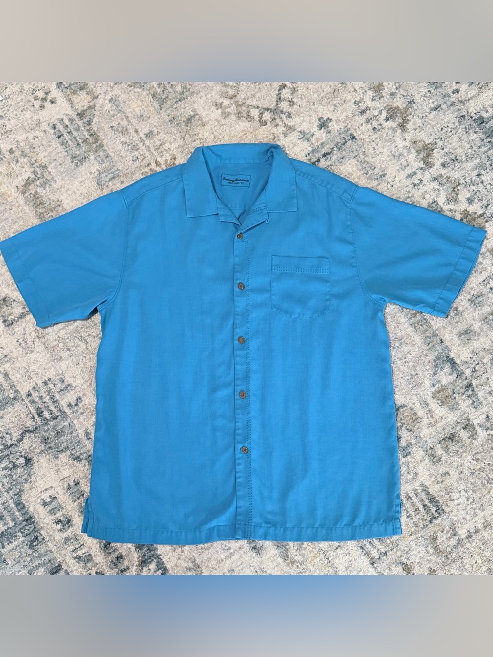 Tommy Bahama blue button up short-sleeve shirt 75% blend